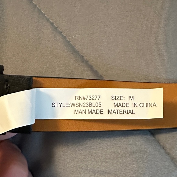 Kohl's Black and Tan Leather Belt - Picture 3 of 5